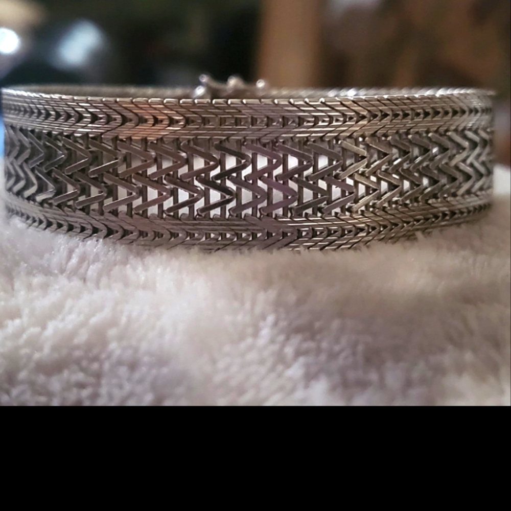 Sold****&